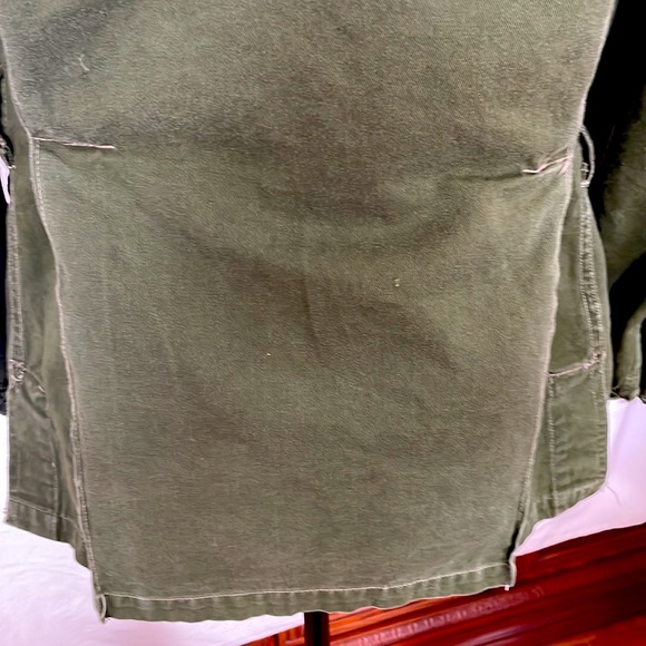 Military fatigue Combat jacket size S-M. Nice big pockets, top and bottom. - Picture 4 of 6